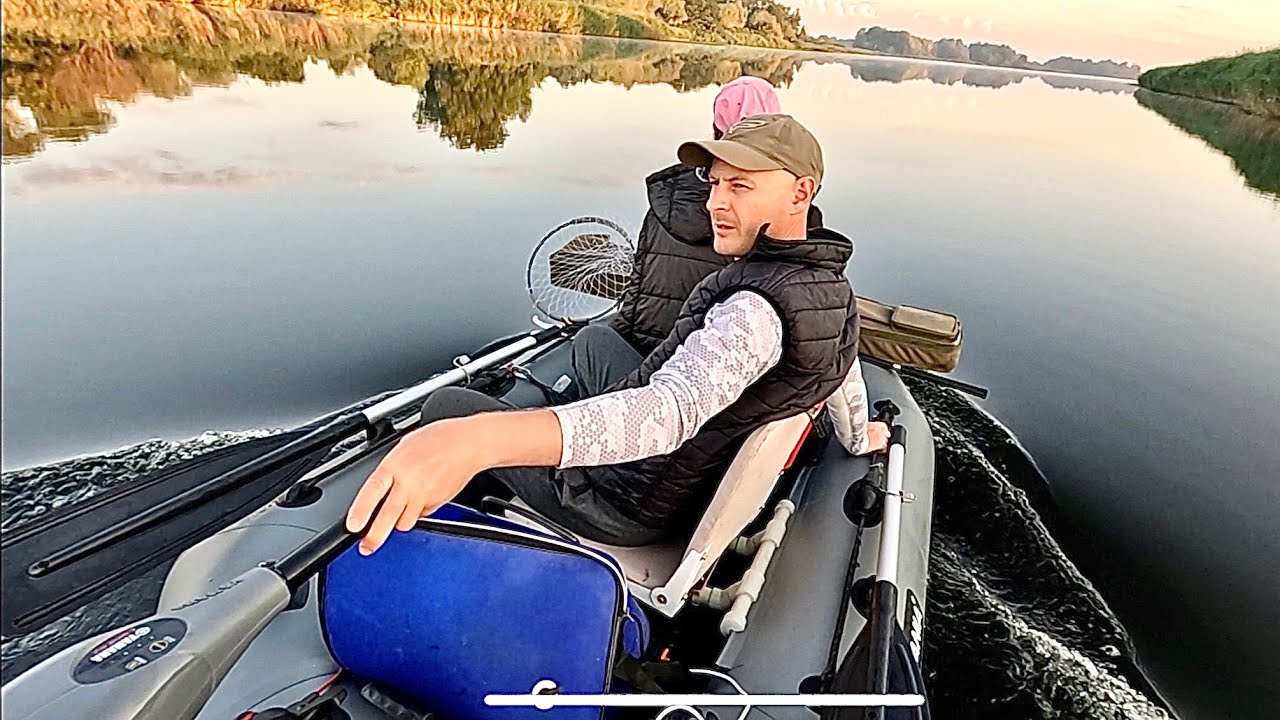 Літня риболовля з човна. Тісто яке ловить усю рибу