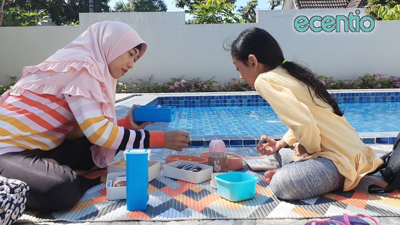 Asyik... Aqilla Piknik di Tepi Kolam Renang Auto Nyebur &hearts; Aqilla's Diary