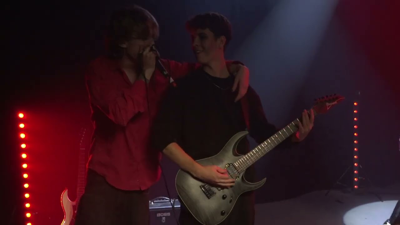 2025 AV - INDAIA - Hallucinox