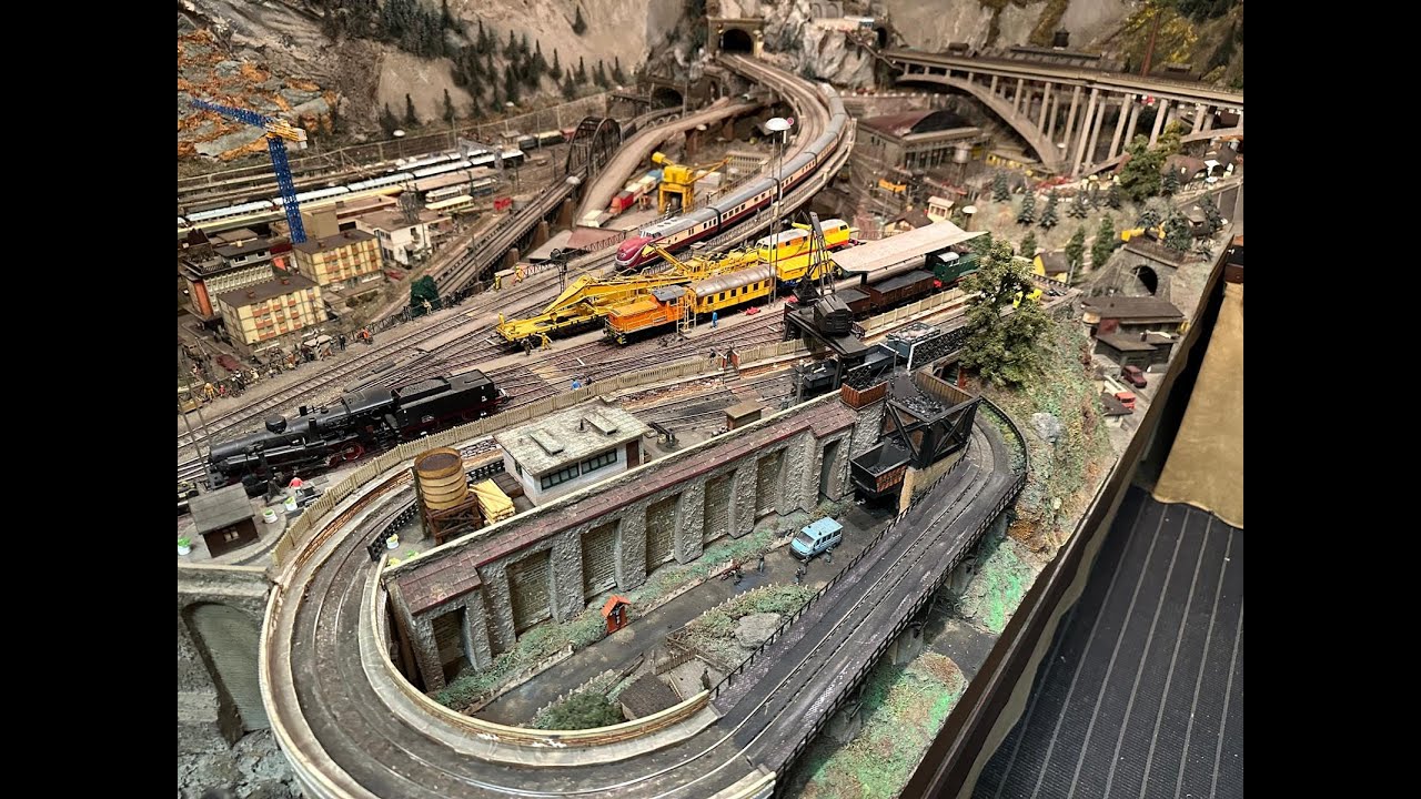 Plastico ferroviario in parrocchia, di Padre Giorgio Grandi (modellismo ferroviario)  02/2025 Roma