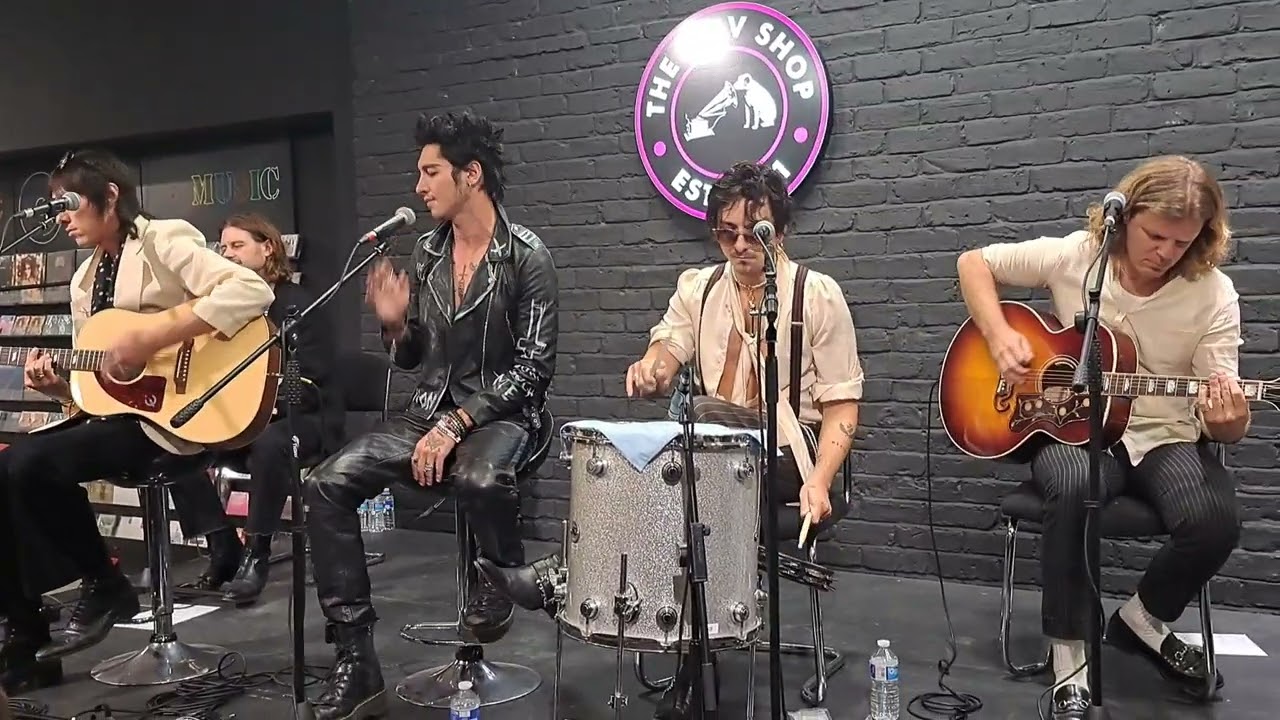 Palaye Royale 