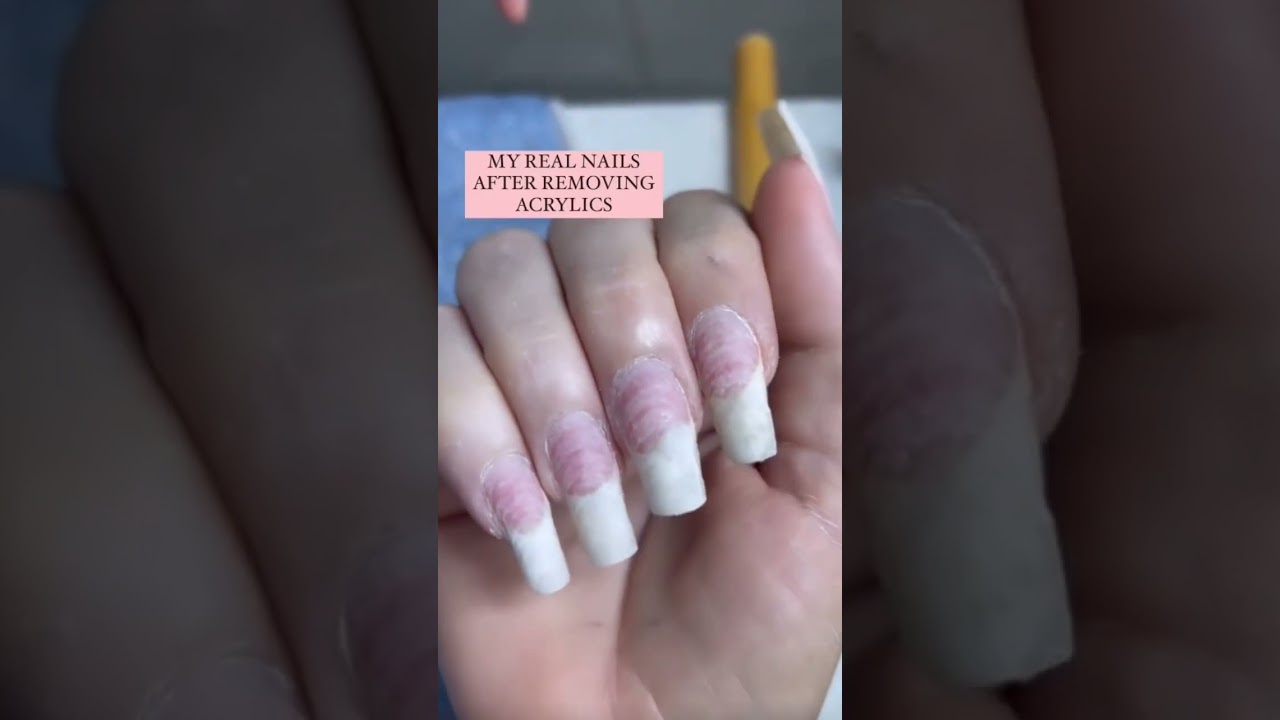 I got dip powder nails for the first time! Do you get acrylic or dip?! 💅🏻