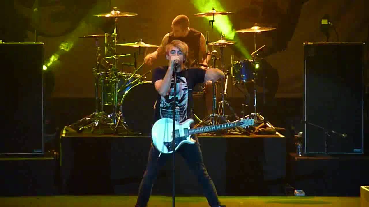 [HD] All Time Low - Damned If I Do Ya, Damned If I Don't (live in Jakarta 2010)