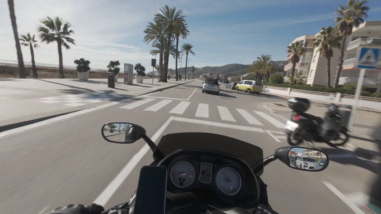 Paseo por la playa de Castelldefels