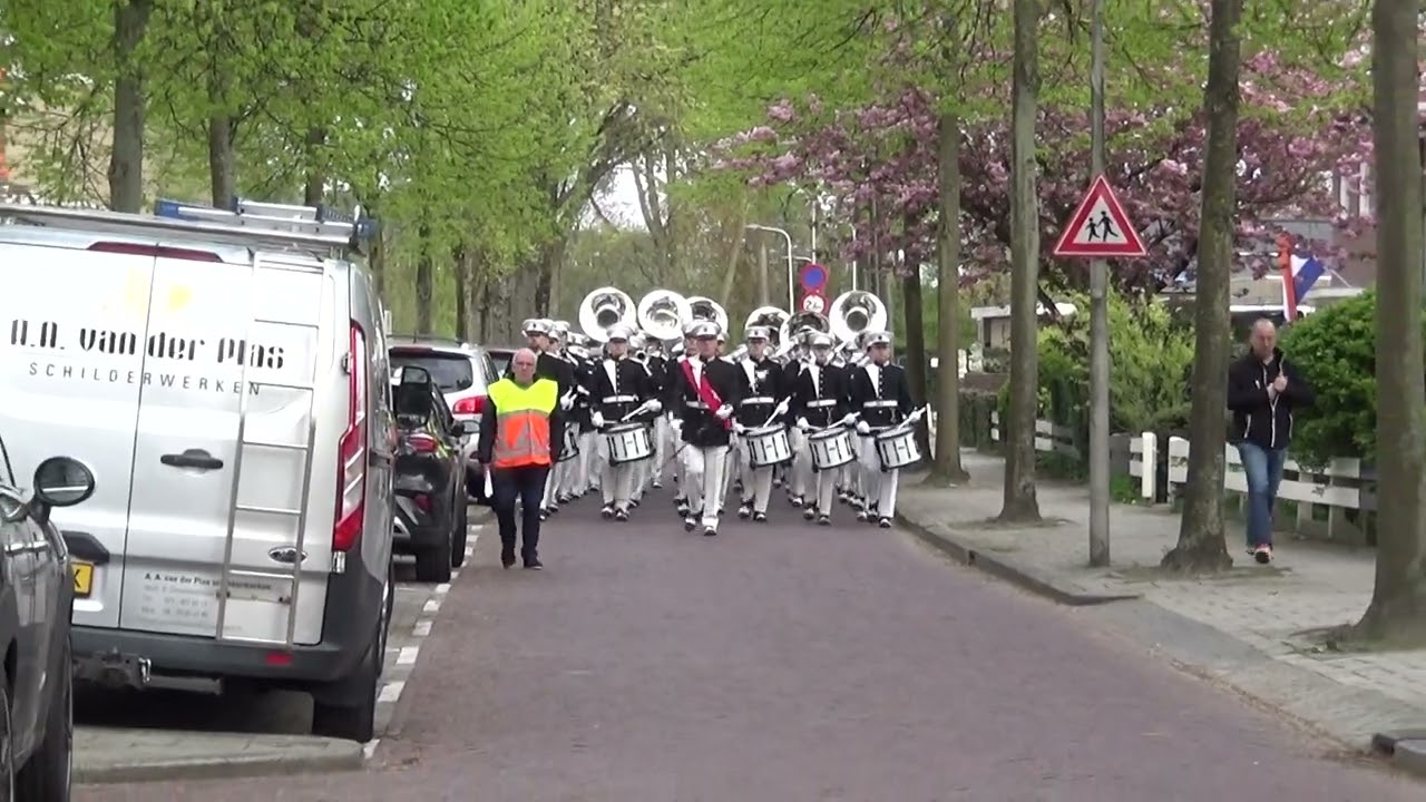 Exempel Empel streetparade naar Taptoe Katwijk aan Zee Koningsdag 2023