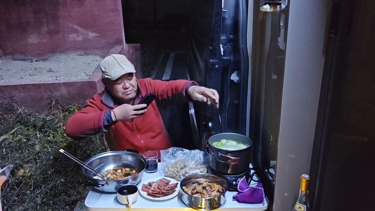 重庆何二哥退休生活巧安排，十年黄金期先玩国内再玩国外！