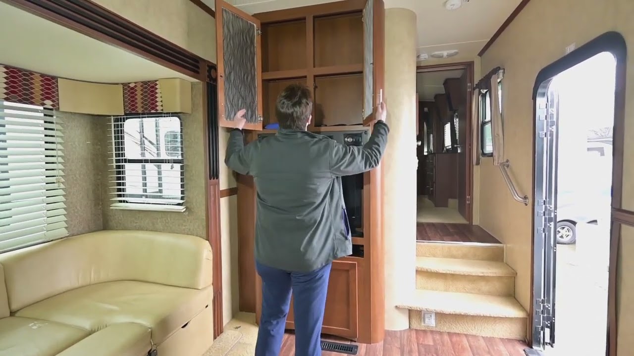RV Sales of Oregon 2011 Komfort 3230FRK Stock # CF2799