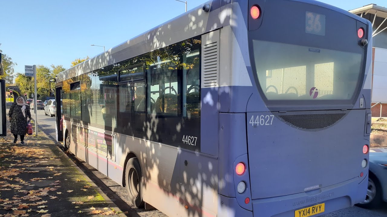 Route 36 - First Midland Red 44627
