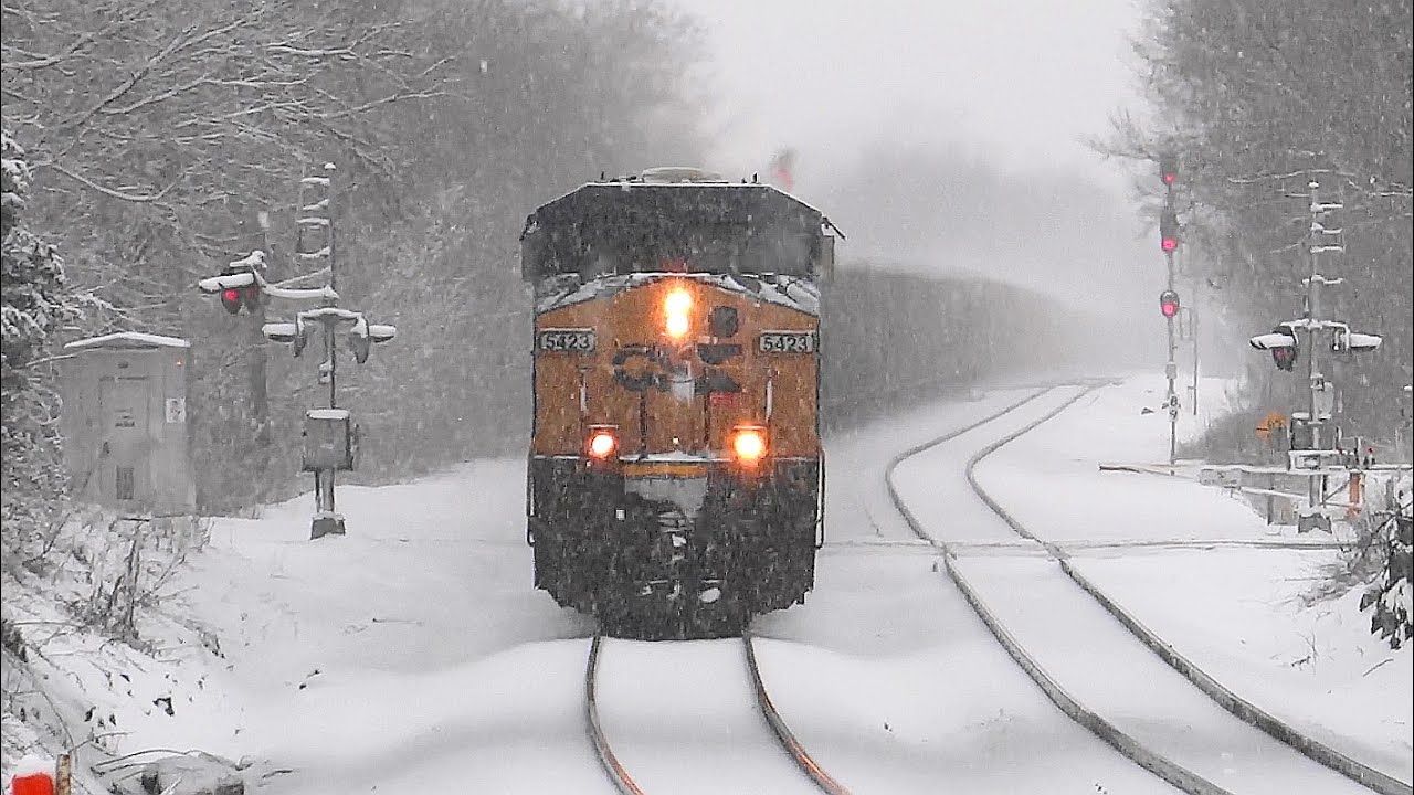 CSX Freight Train thru Snowy Shenandoah Junction ❄❄❄❄❄❄❄