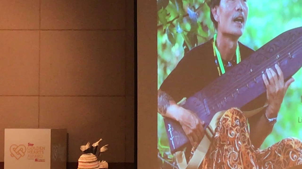 Titik-Titik Hujan or Raindrops - A Sape Performance