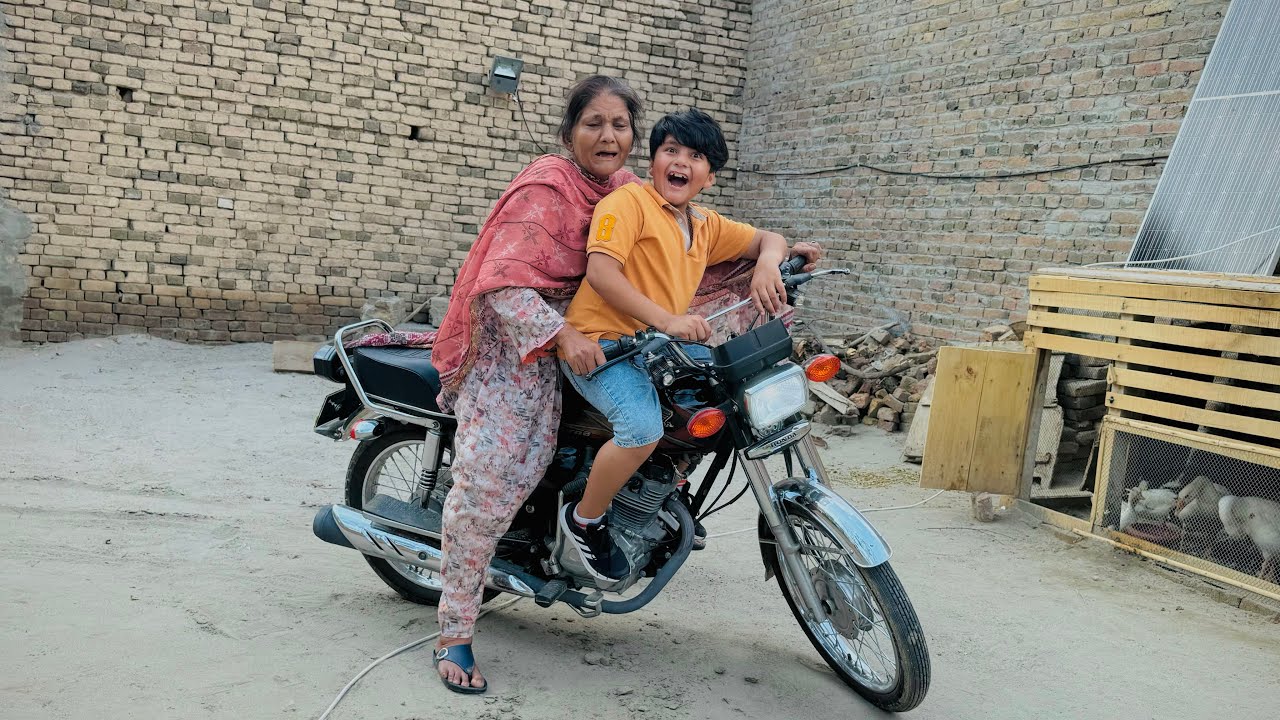 Dado ko Bike sekha Di 😱 || girty girty Bach Gaye 😳 ||