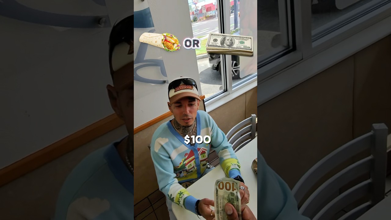 Моя еда или наличные деньги 🤑#еда #fyp #youtubeshorts #tacobellmukbangs