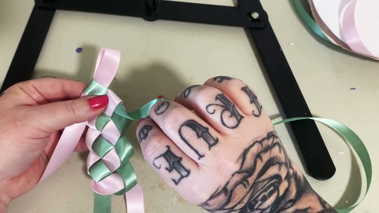 How to make a ribbon lei