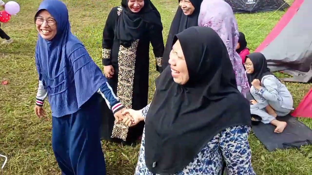 Family Gathering Purwasukasi