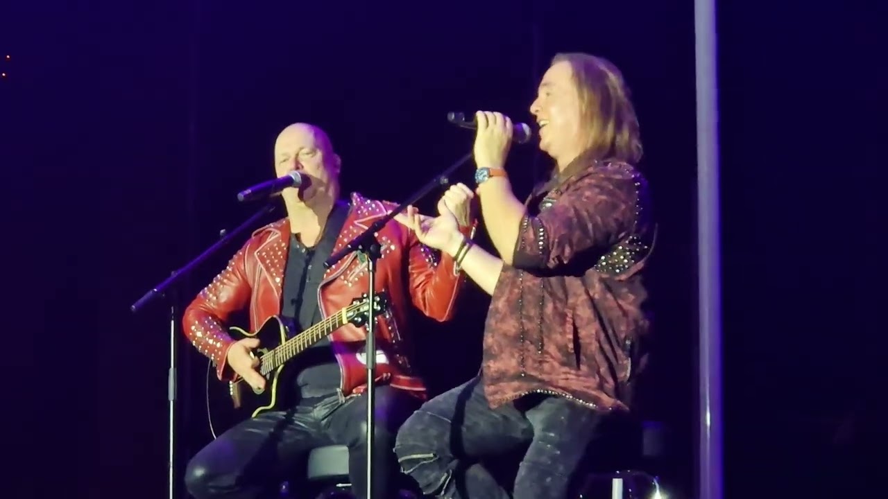 HELLOWEEN Pink bubbles go ape & In the middle of a heartbeat Live in Madrid 15.11.25 