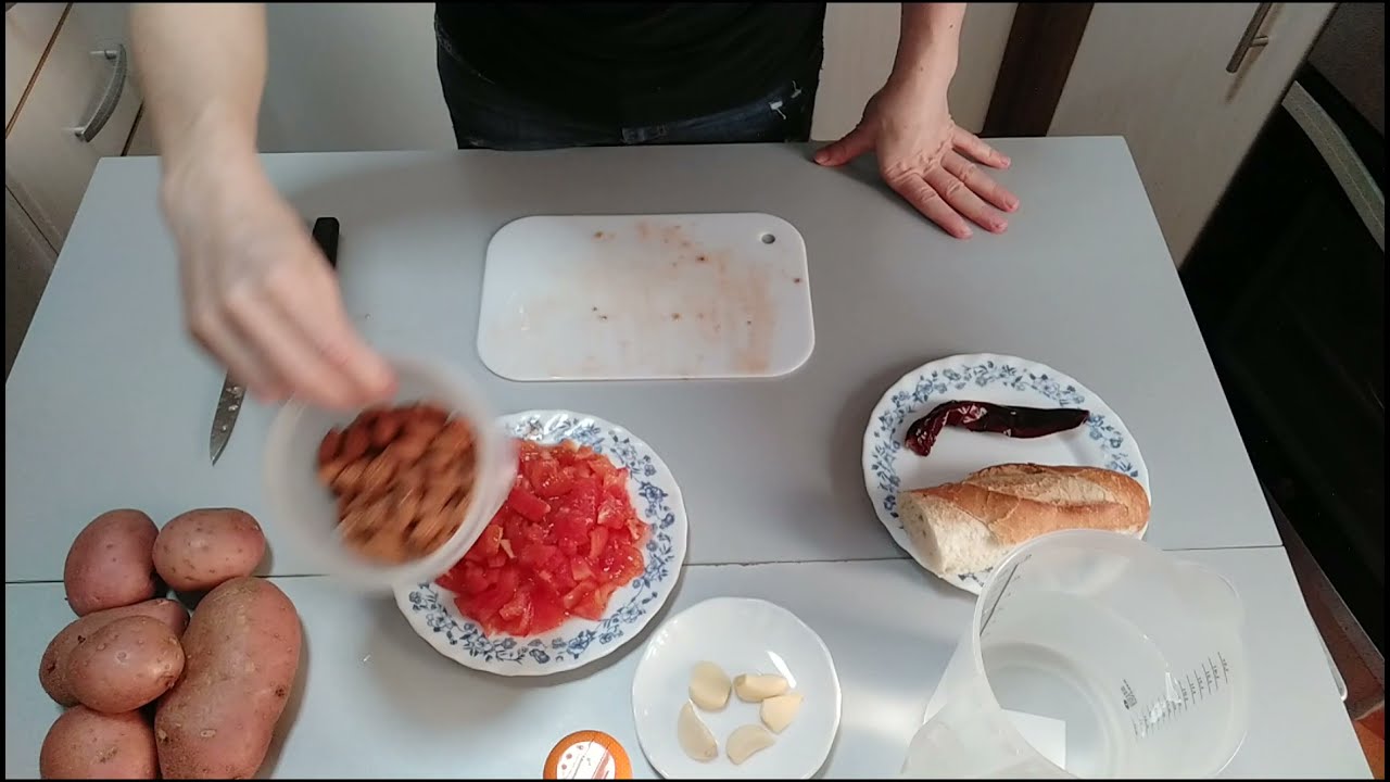 Patatas en Ajopollo - Receta típica de Almería España