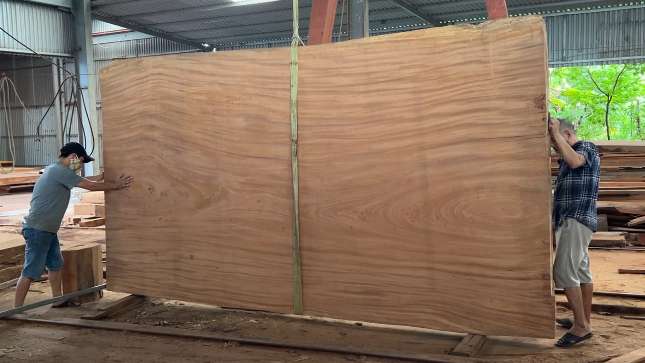 Production Process a Extremely Giant Table From Monolithic and Rare HardWood
