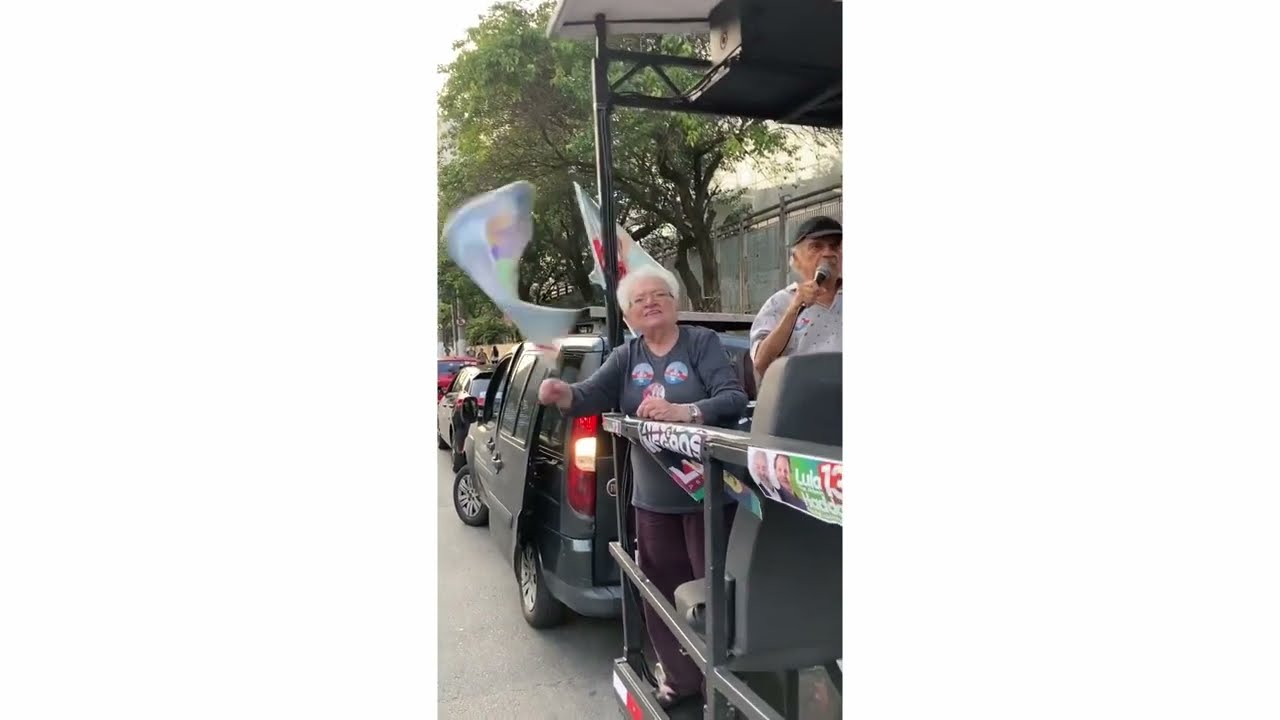 Luiza Erundina, 87 anos de idade, em campanha para Lula e Haddad