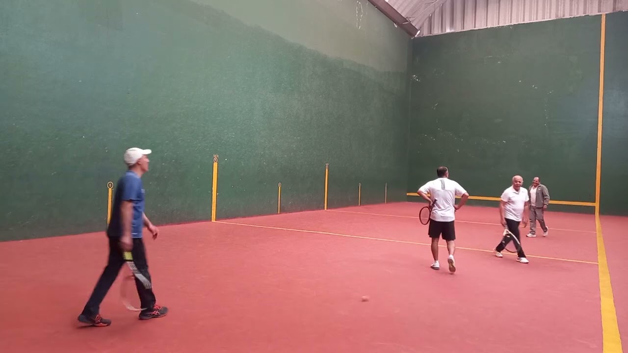 Gabriel y Jorge  vs  Soto y mariachi 