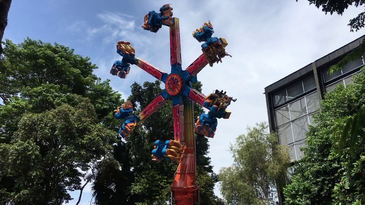 Wahana Kicir-kicir at Dufan, Ancol Indonesia. EXTREME RIDE
