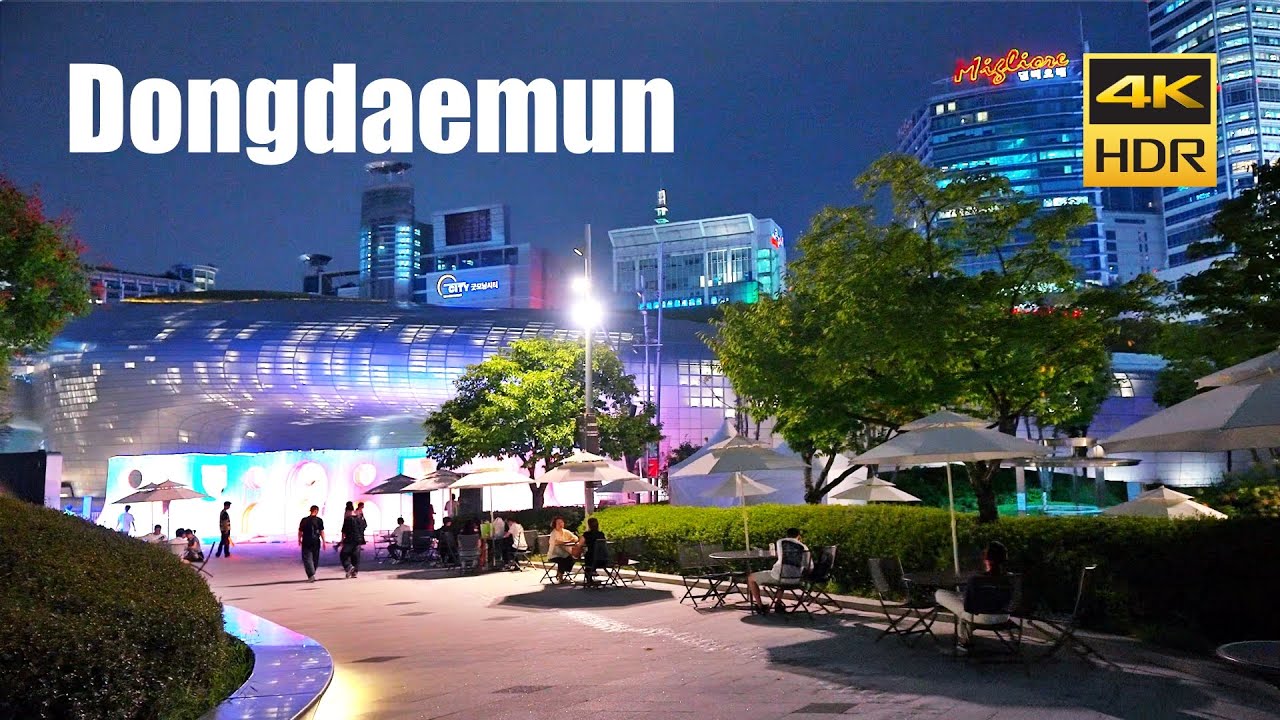 Walking around Dongdaemun Design Plaza (DDP) / Seoul Light 2024 / Korea Walking Tour / 4K HDR