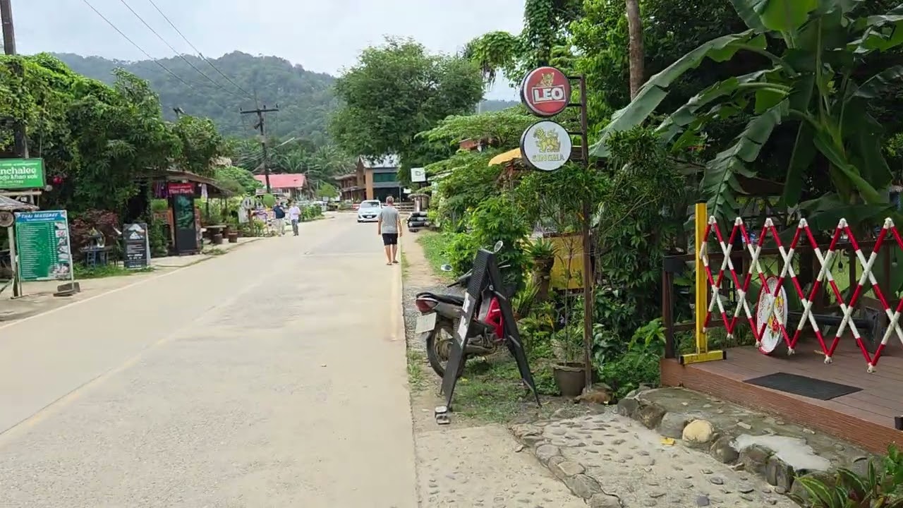 Centrum i Khao Sok village
