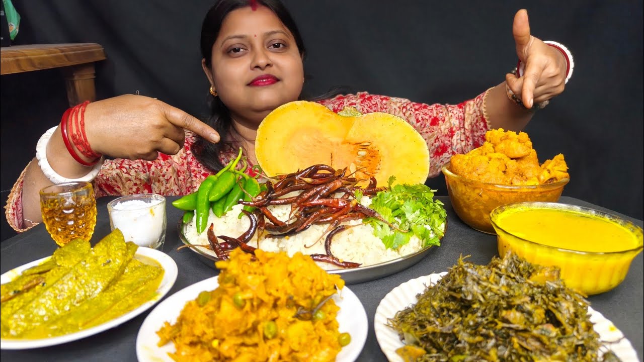ASMR RICE DAL SPICY PUMPKIN BHORTA CABBAGE CURRY SORSE SIM SHAK VAJA FULKOPIR KALIA EATING 