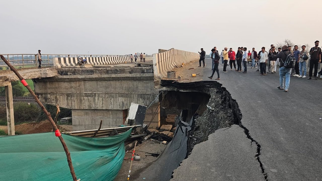jabalpur news जबलपुर भोपाल नेशनल हाइवे 45 में बना ब्रिज का एक हिस्सा धसा वाहनों का आवागवन बंद..?