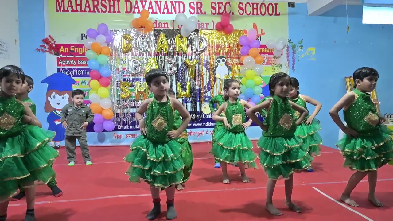 Tiny Dancers Rock the Floor