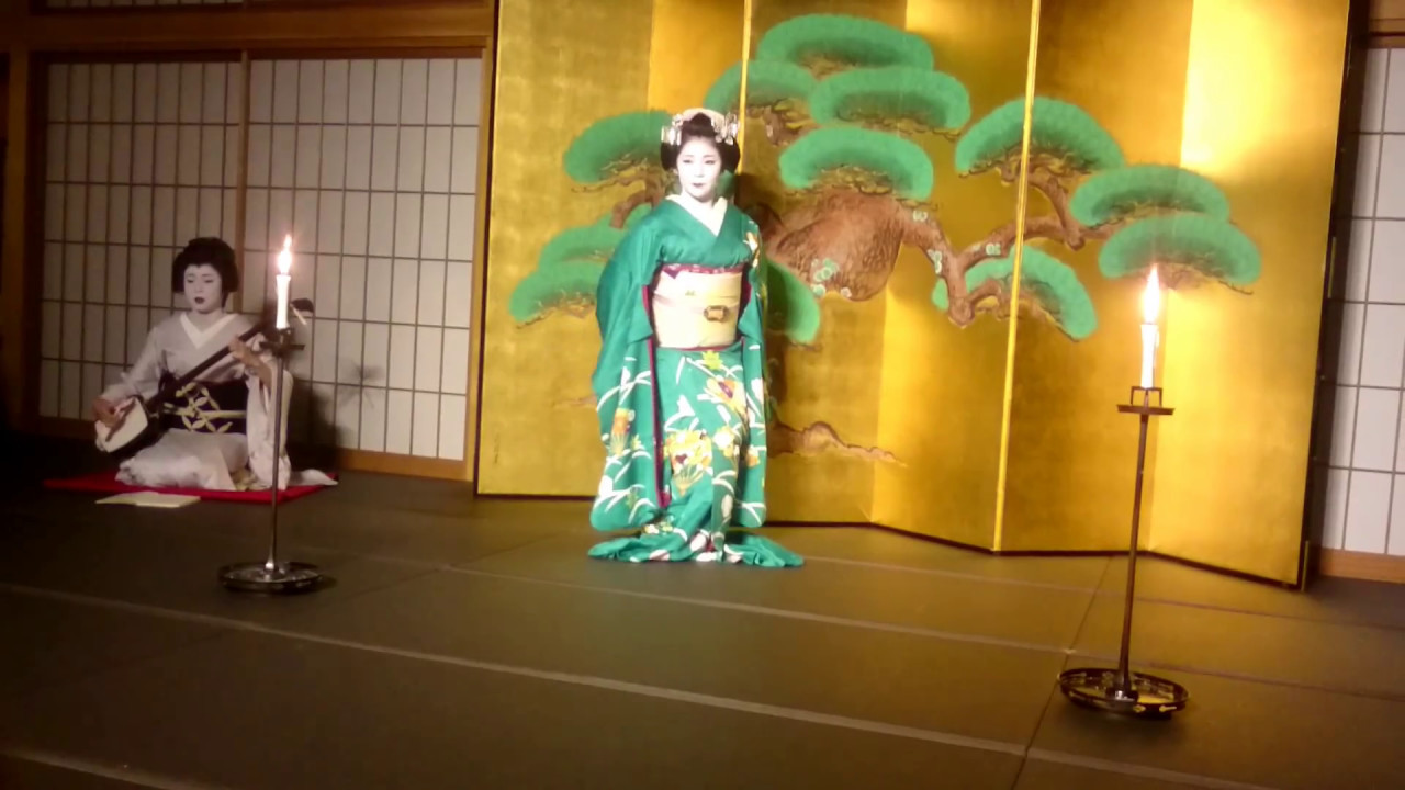 Kyomai -Gion Kouta (extract) - Maiko Koume and Geiko Kosen at Gion Hatanaka