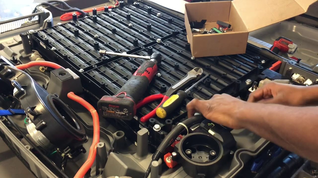 Dissecting a Ford Escape hybrid battery