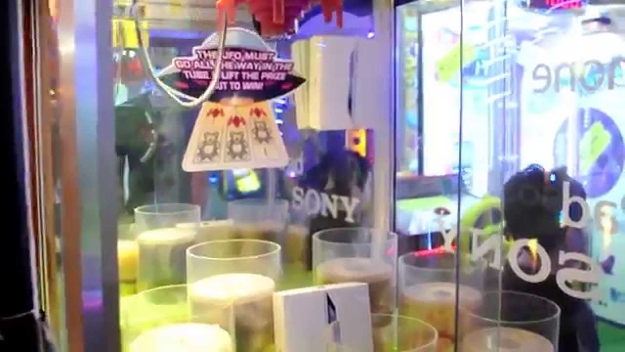 Arcade Gameplay Dubai UFO Catcher, Cut The Rope, Global Village