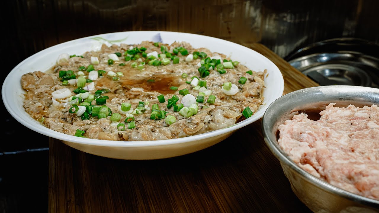 廣東話影片｜製作爽滑肉碎及延伸菜式｜入廚基礎ABC｜選用那個部份做肉餅、如何分配肥瘦比例，如何剁碎和醃製，如何分配一週食用，一片看全｜附道如何讓梅菜肉餅更出彩的製作方法。
