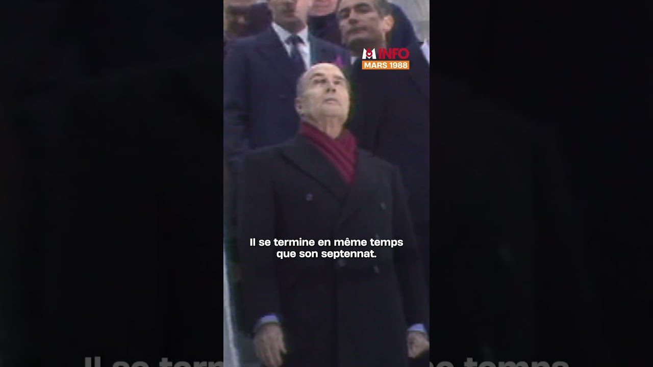 ⏮ 1988 : Fran&ccedil;ois Mitterrand et la pyramide du Louvre