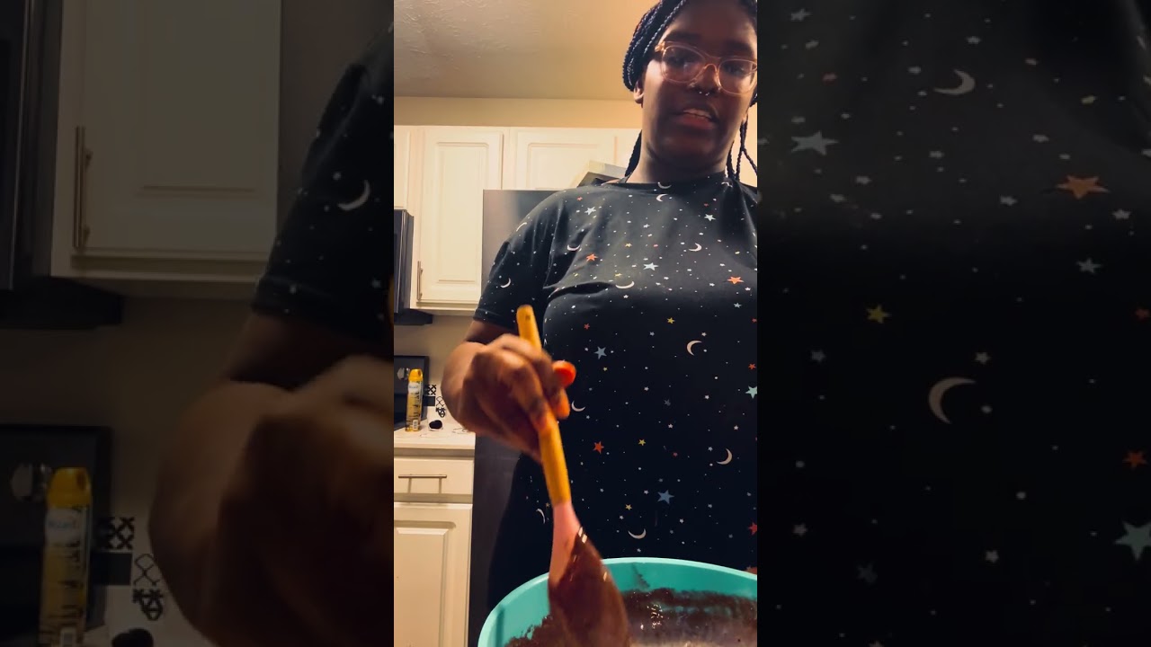 Making cupcakes 🧁 
