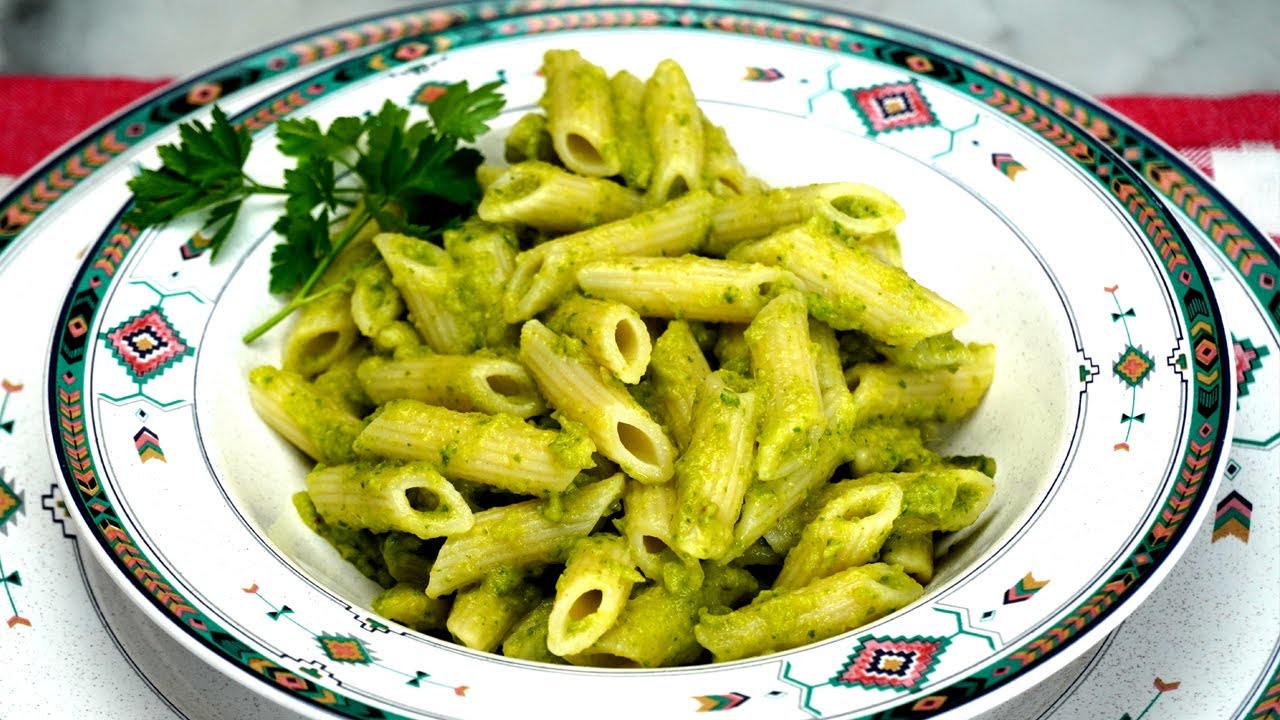 Pasta Con Crema di Zucchine Ricetta Gustosa e Facile - Pasta With Zucchini Cream Tasty Recipe