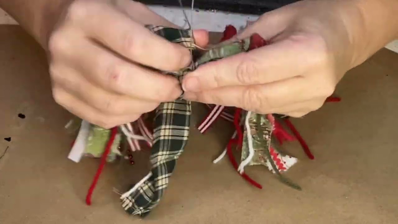 How to Make a Salt Shaker Tassel - Christmas Cardinal