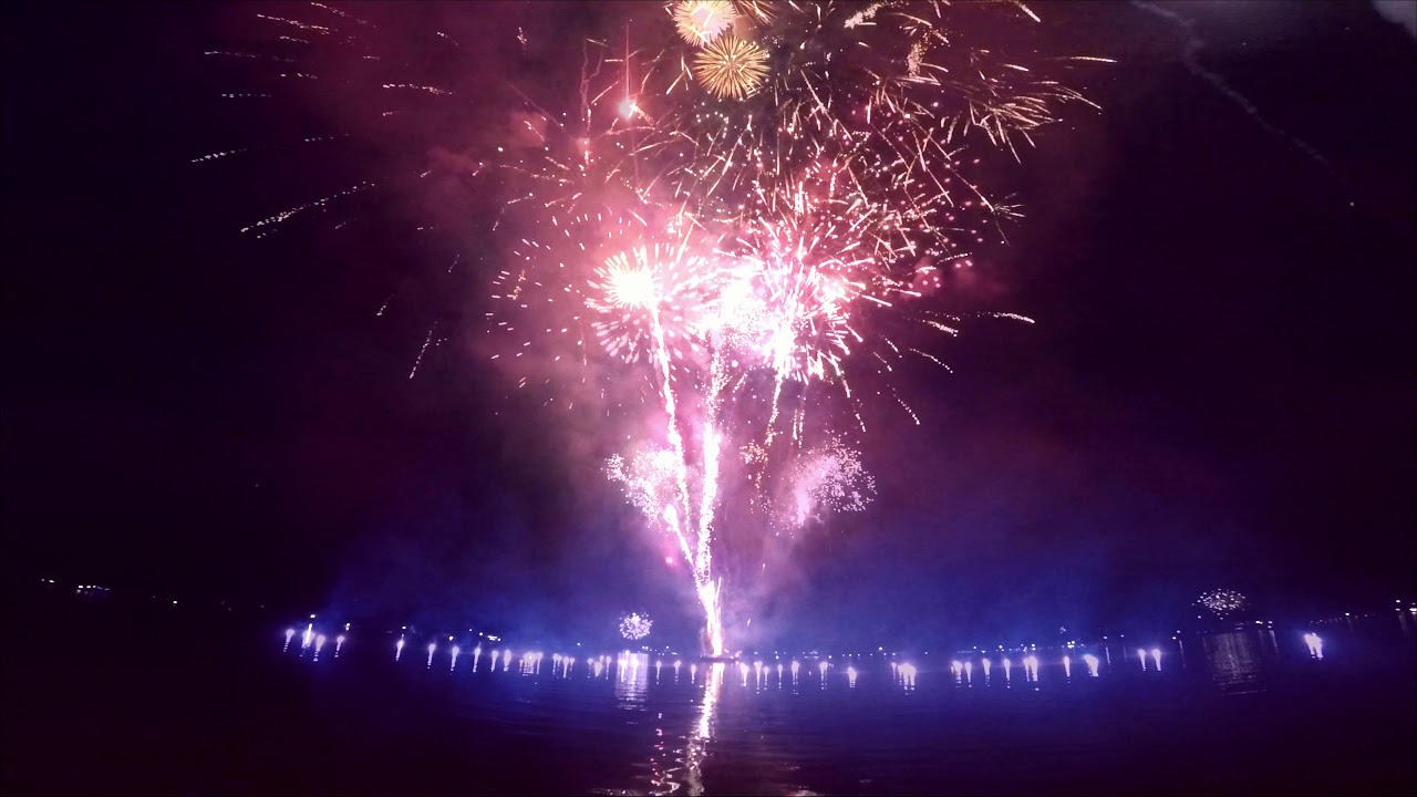 60 Seconds of 6,000 Fireworks!