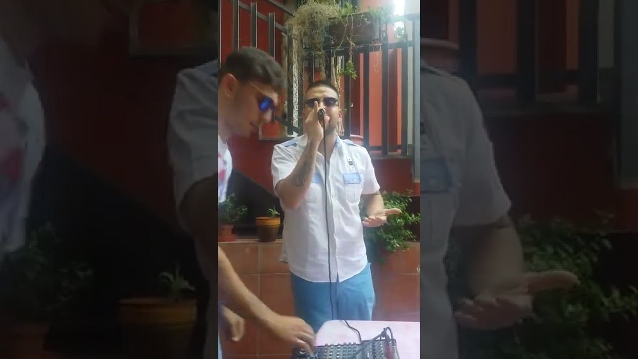 Niko Pandetta feat. Fabrizio russo - miezza a vij ( cover Gianni vezzosi)