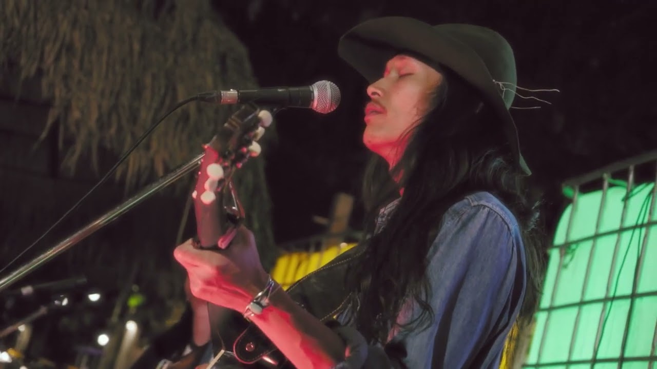 Selina and Sirinya Live at Camperbar Highlight