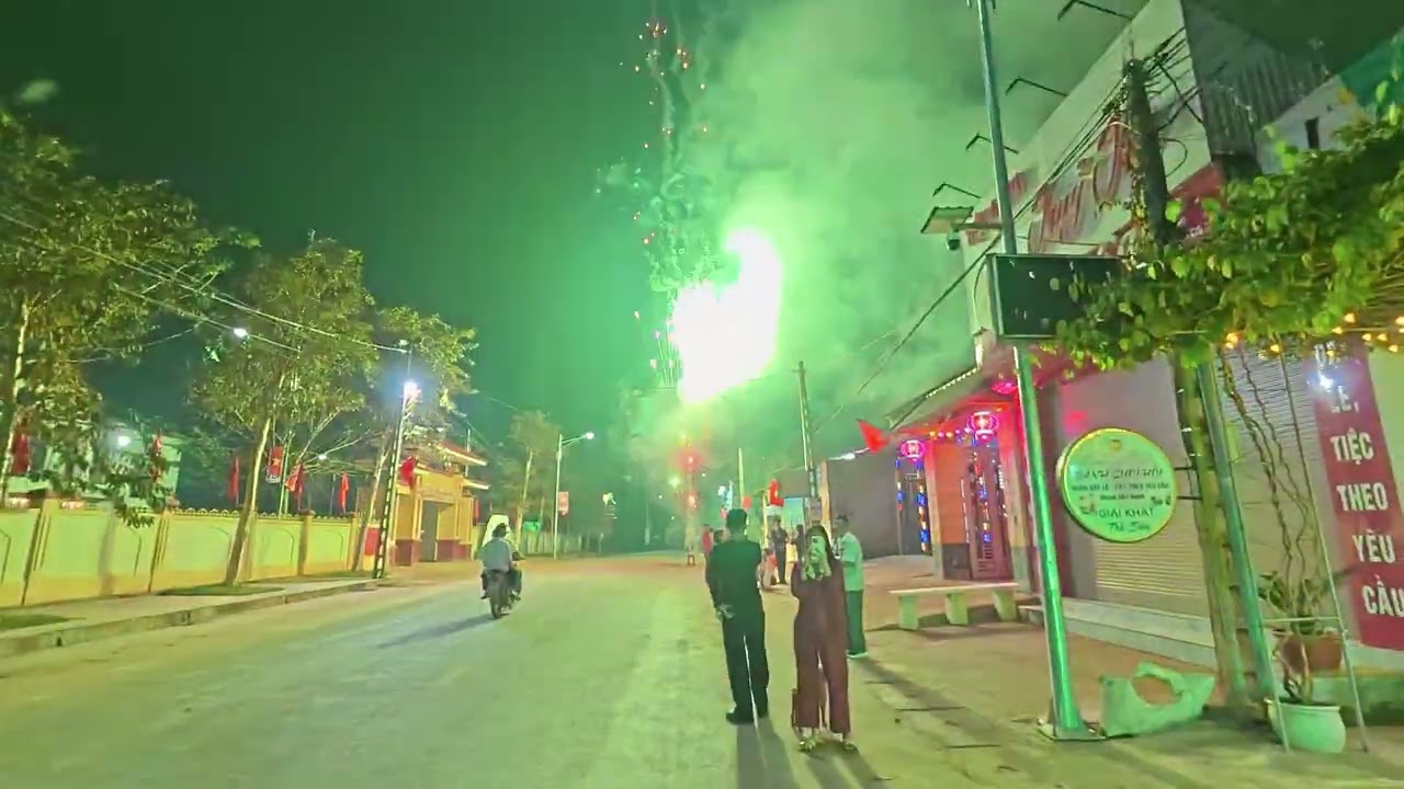 Pháo hoa đêm giao thừa 2026