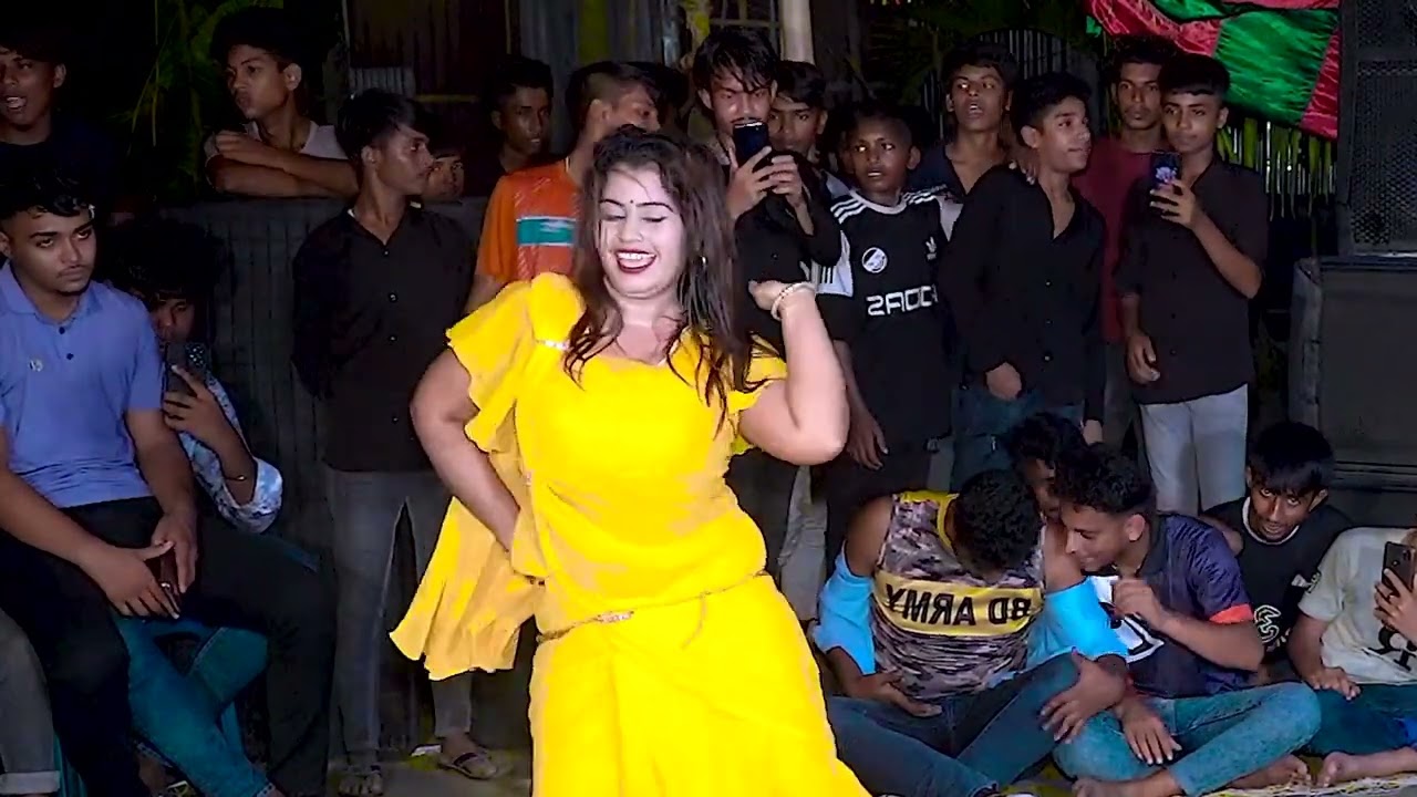 বিয়ে বাড়ির উরাধুরা নাচ | Dine Dorja | দিনে দরজা খট খটায় | Bangla new Dance | Juthi Dance 2026