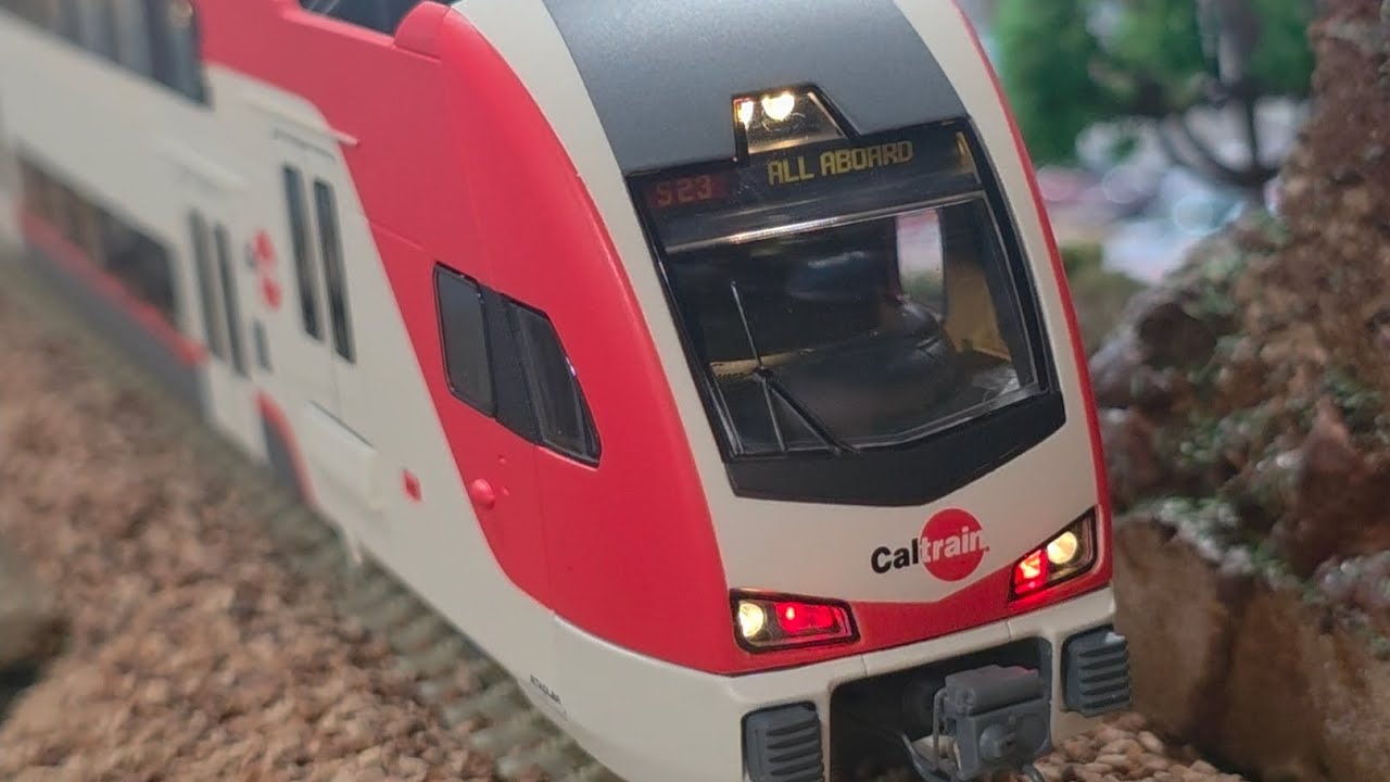Stadler - KISS Bi-Level EMU Caltrain HO Scale