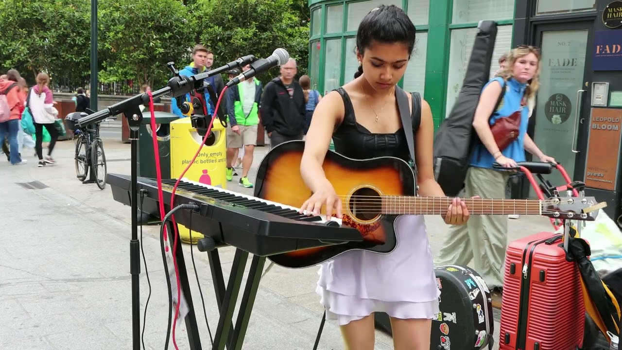 Brinda Irani Live cover of I will survive by Gloria Gaynor from Grafton Street Dublin Set up Include