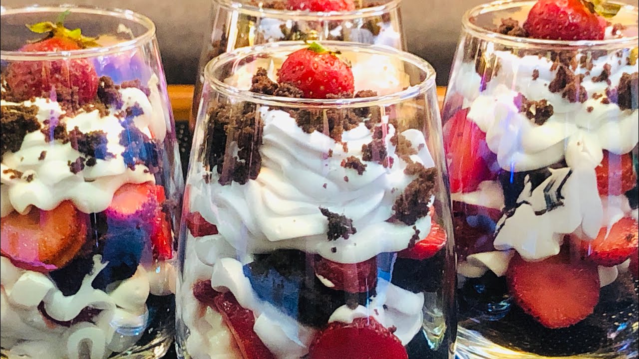 Strawberry Brownie Dessert || Strawberry Brownie Parfaits || Easy Homemade Dessert