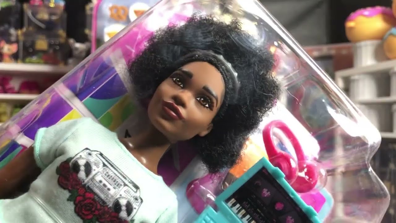 Barbie: Life in the City Lyla Doll and Fashion Pack Unboxing, Rebody, and Review
