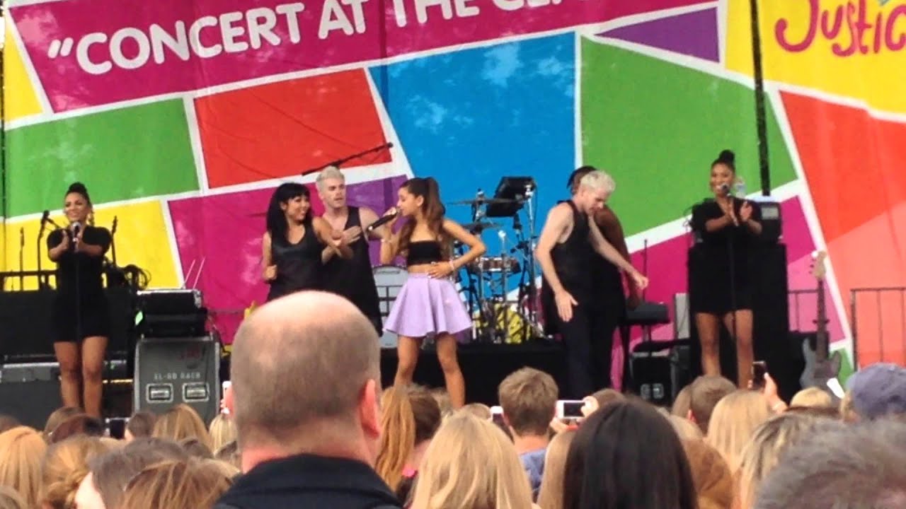 Piano-Ariana Grande Live