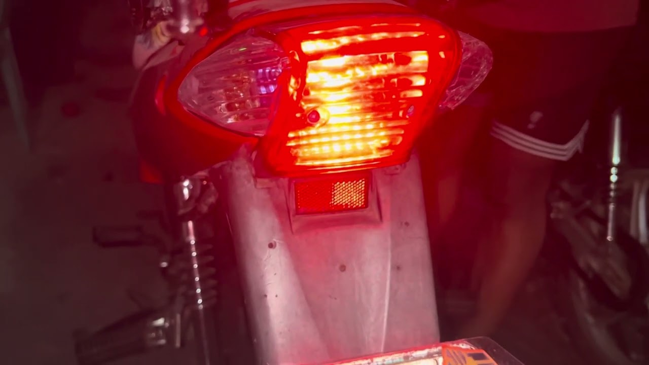Brake light na laging nakailaw hindi nag biblink paano Ayusin?
