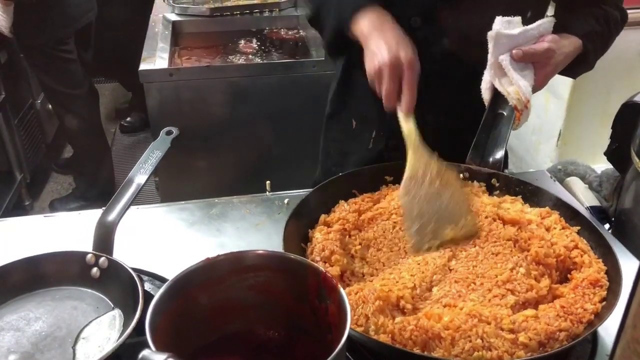 職人芸一見の価値あり！ 横浜たちばな亭のオムライスの作り方