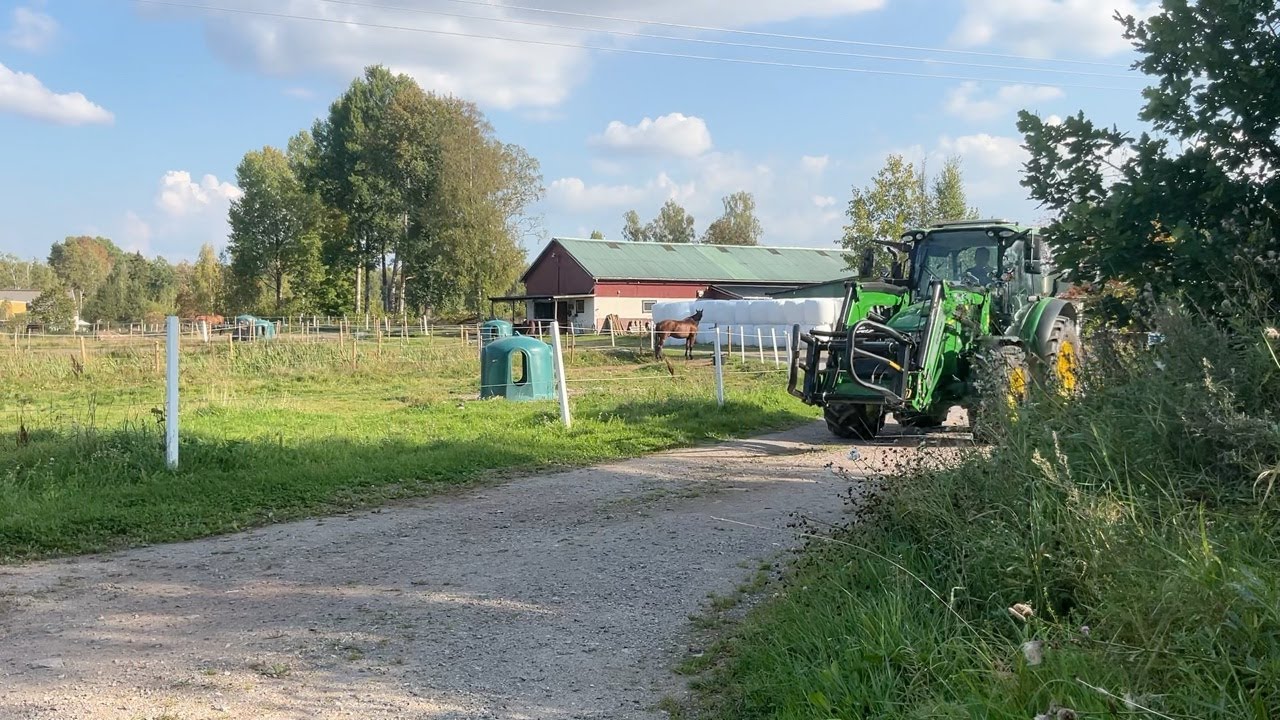 Köp Traktor John Deere 5125R på Klaravik